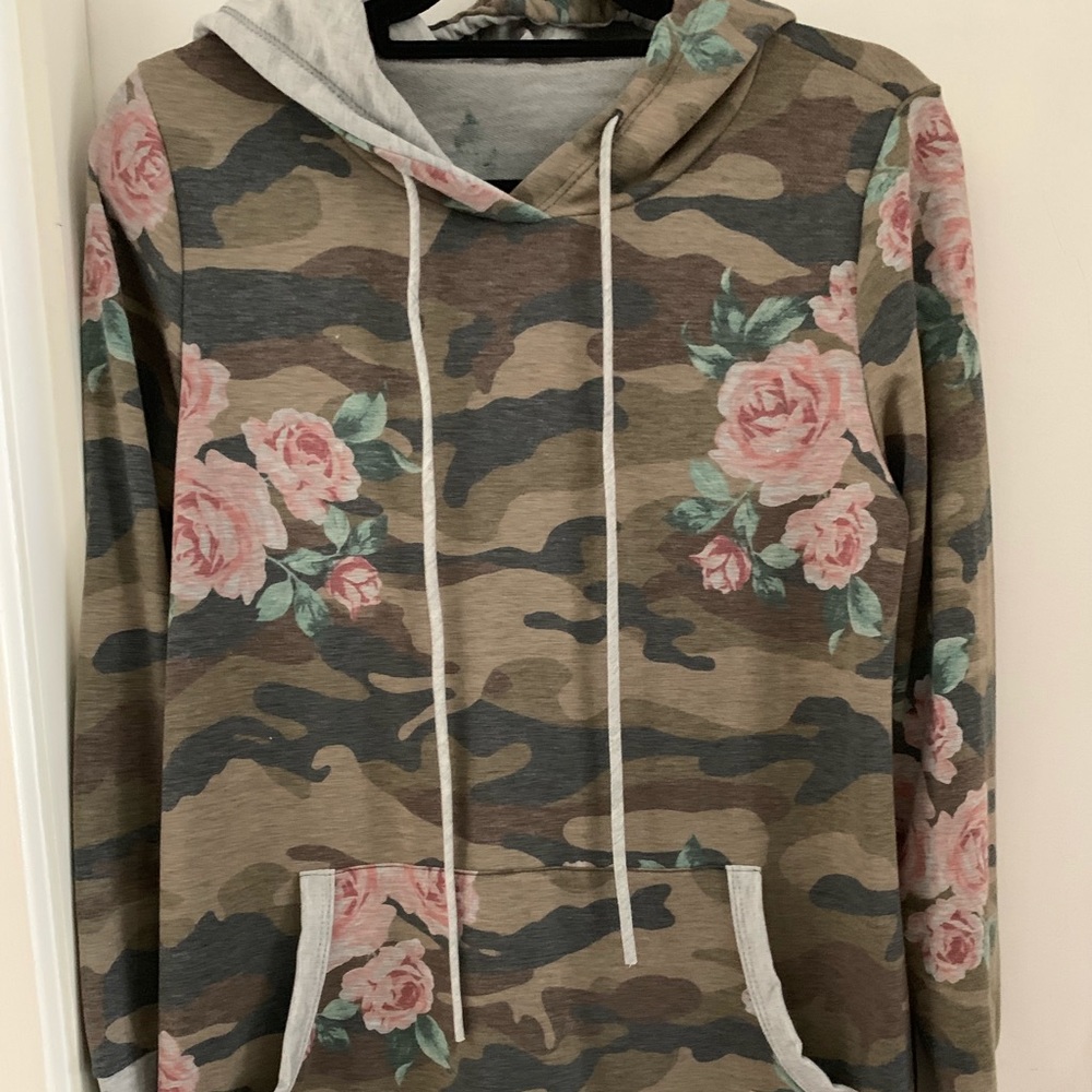 Hoodie with pockets